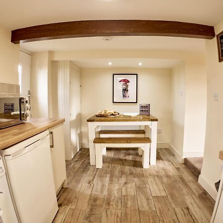 Villa Tower View Blackburn  Esterno foto