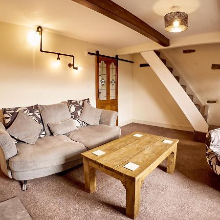 Villa Tower View Blackburn  Esterno foto