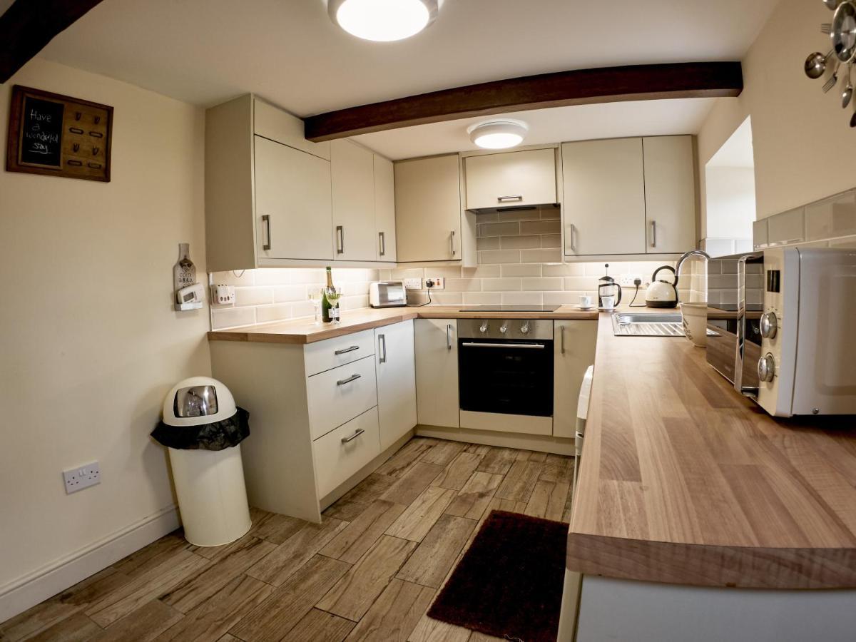 Villa Tower View Blackburn  Esterno foto